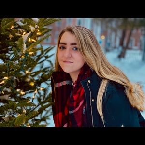 Meet your Posher, Danielle